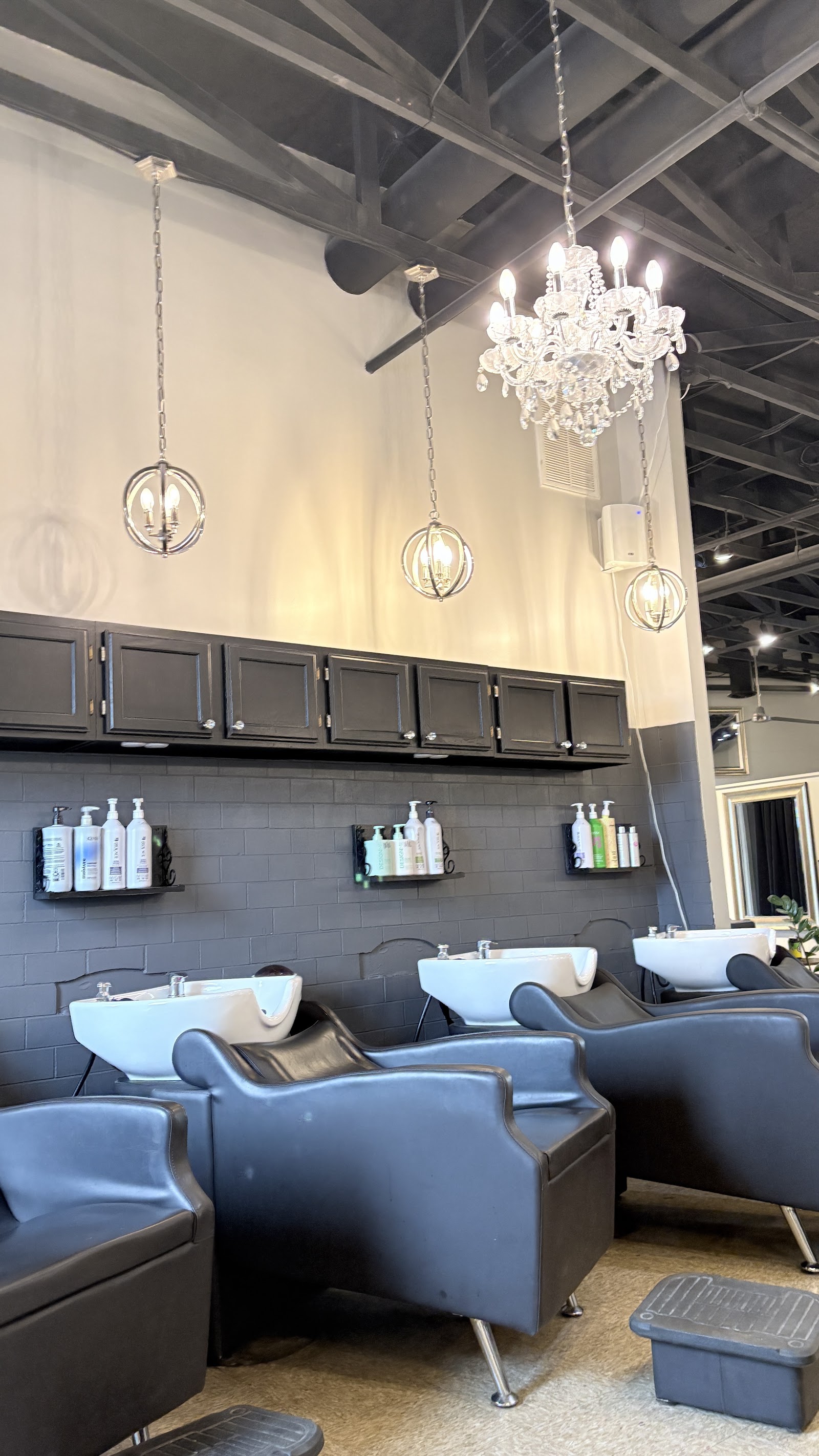 Vogue Salon & Spa nail photo 5